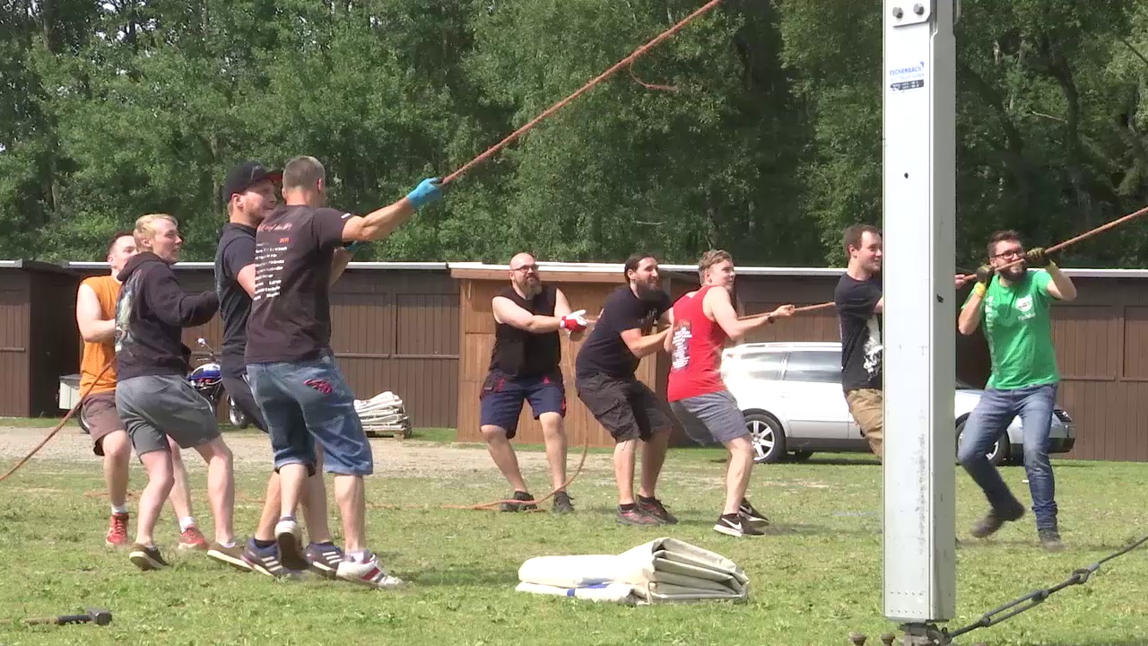 MEgional heute mit dem Aufbau zum "Rock auf dem Berg"-Festival